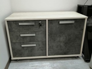 Офисная тумба с ящиком на замке